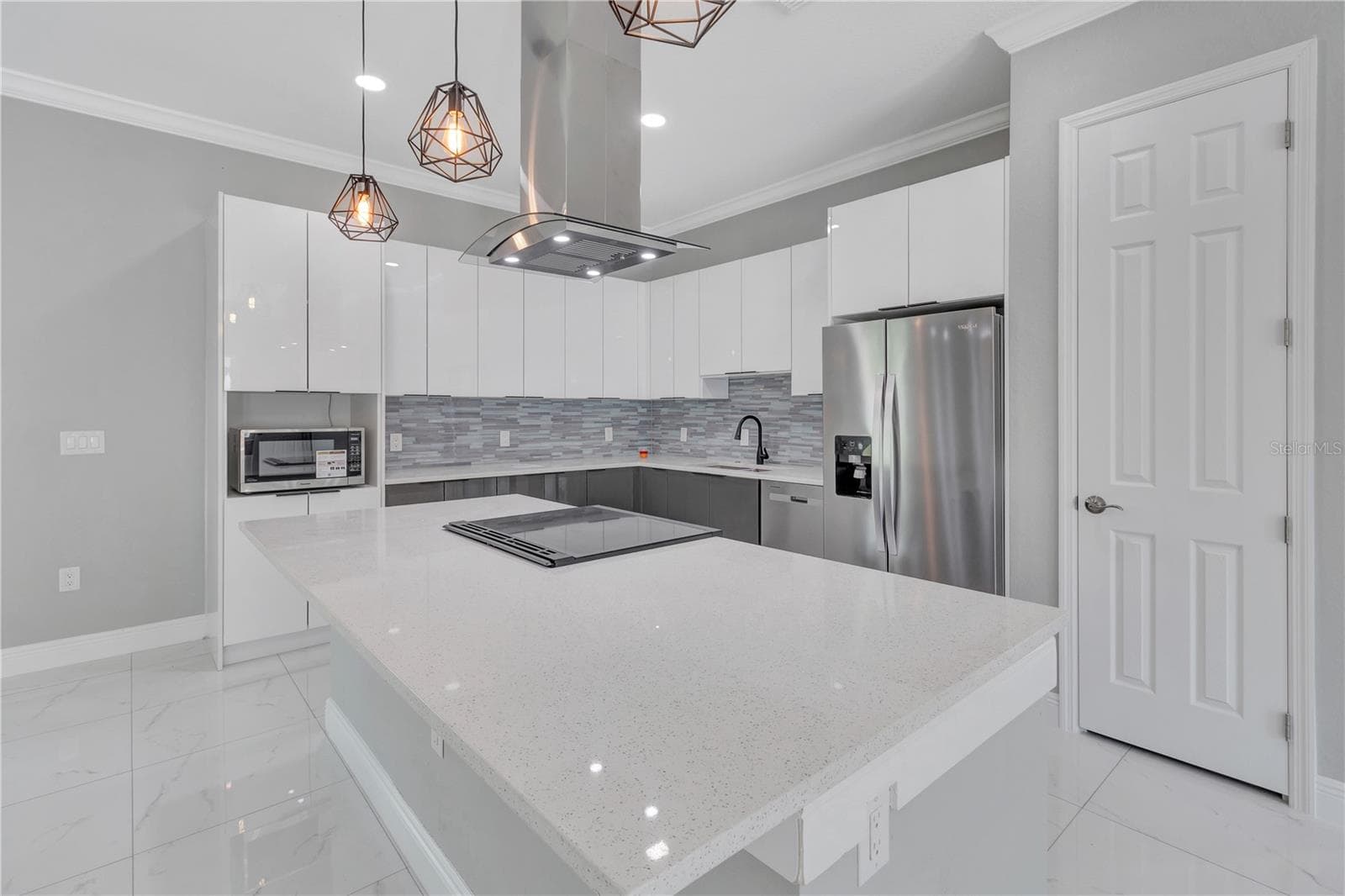 KITCHEN - 319 WATER SHORE DR, LEESBURG