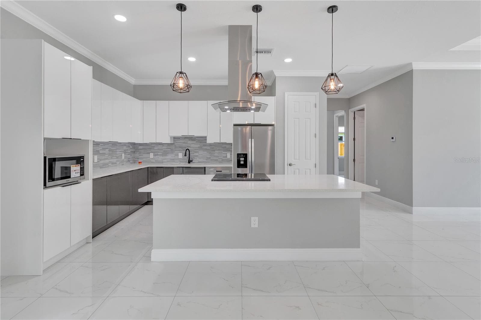 KITCHEN FROM LIVING - 319 WATER SHORE DR, LEESBURG