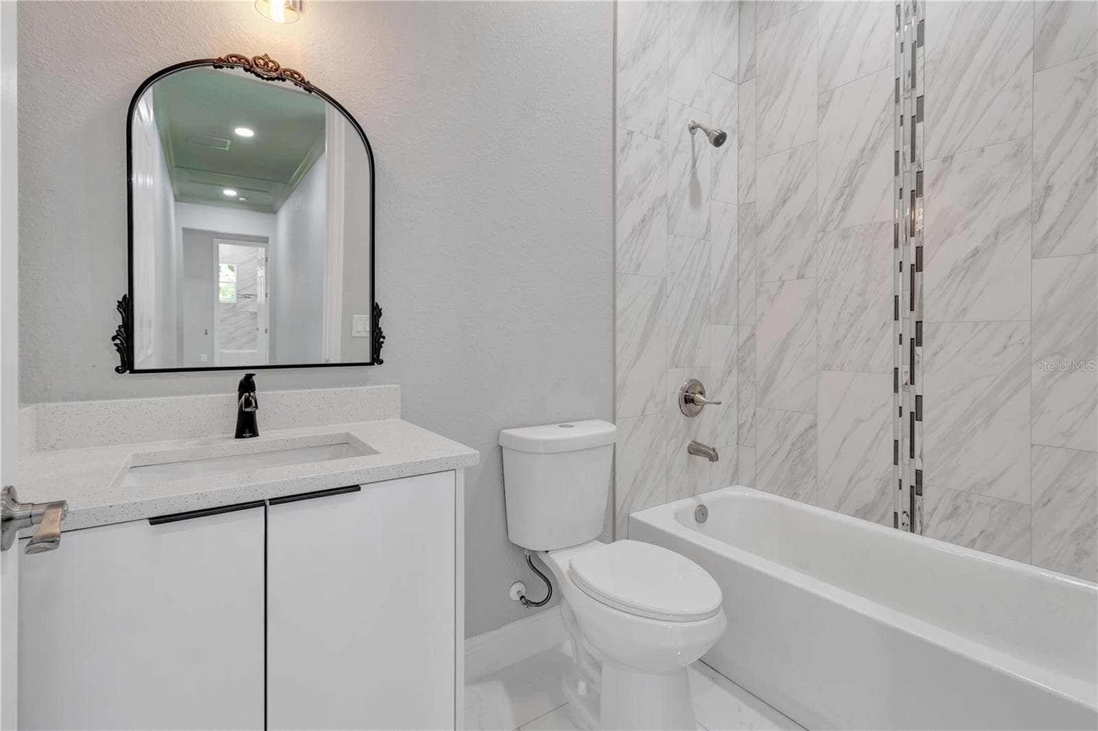 BATH # 3 - 319 WATER SHORE DR, LEESBURG