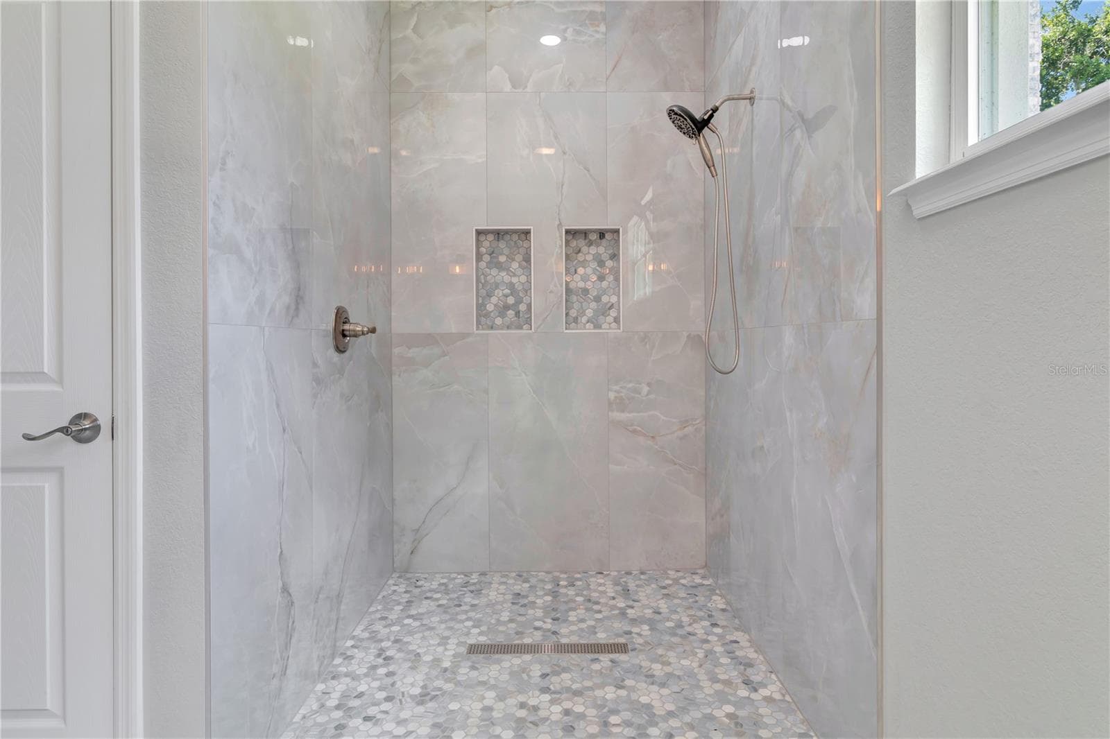 MASTER SHOWER - 319 WATER SHORE DR, LEESBURG