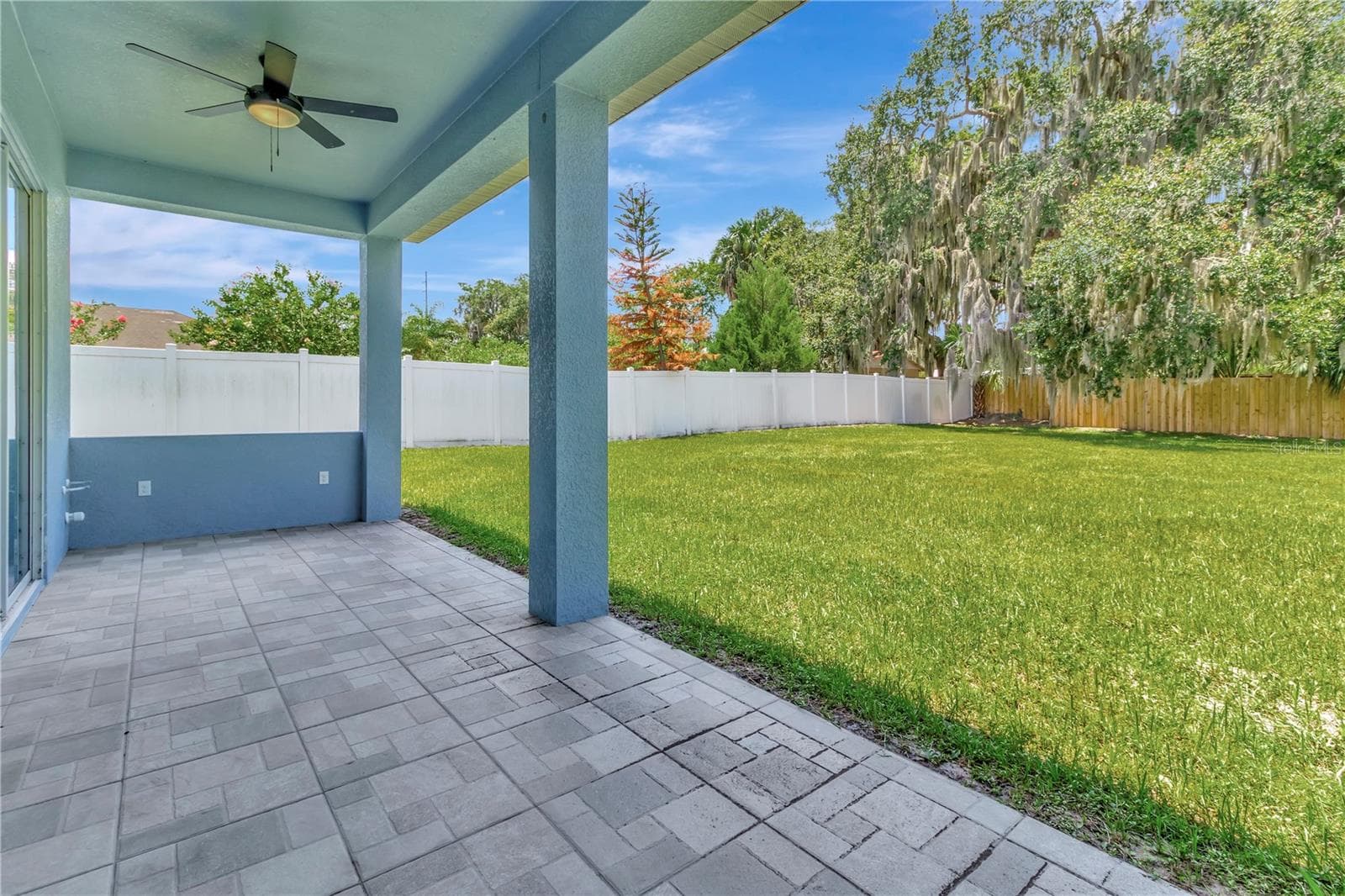COVERED TERRACE - 319 WATER SHORE DR, LEESBURG