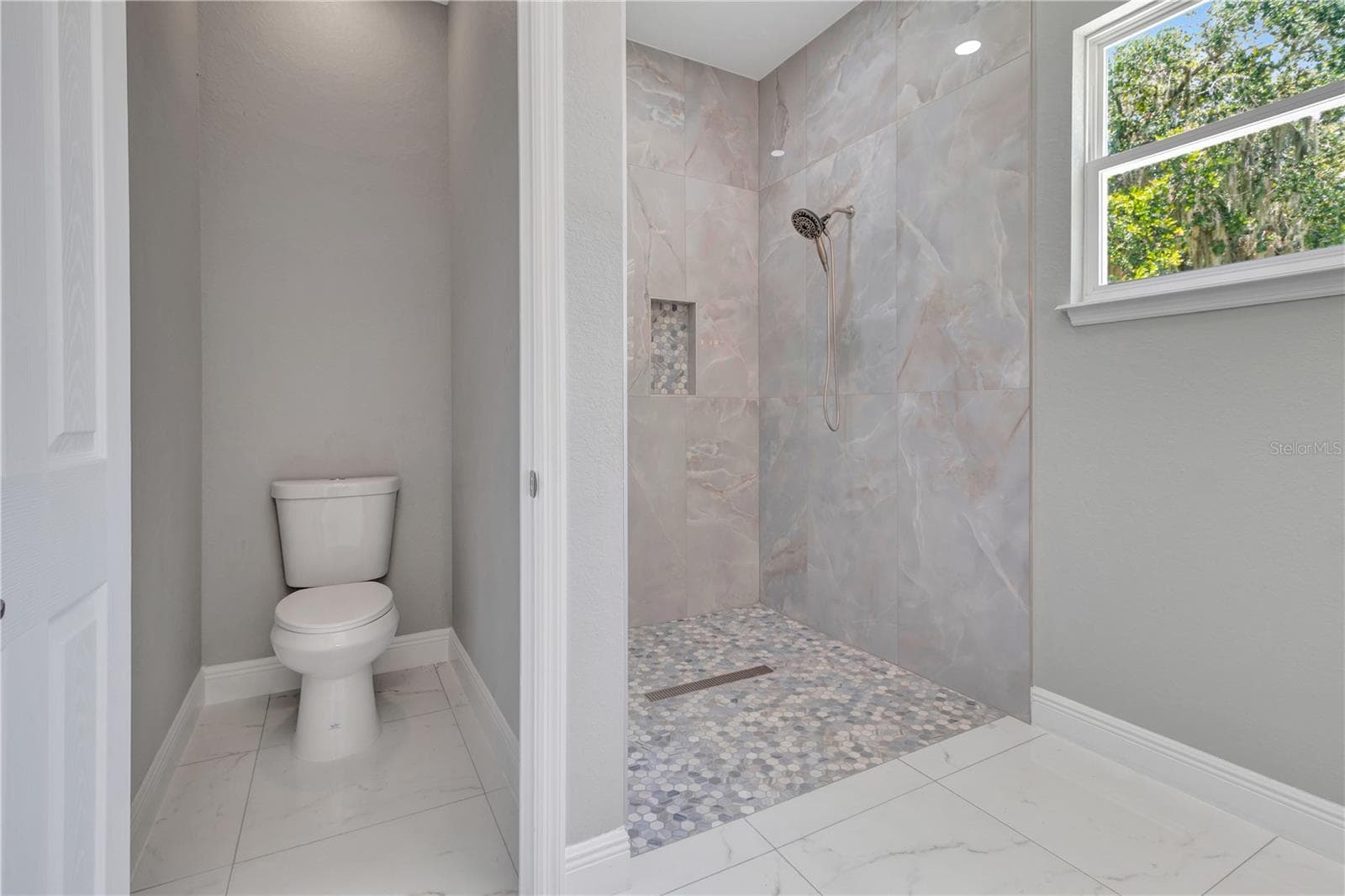 MASTER BATHROOM - 319 WATER SHORE DR, LEESBURG