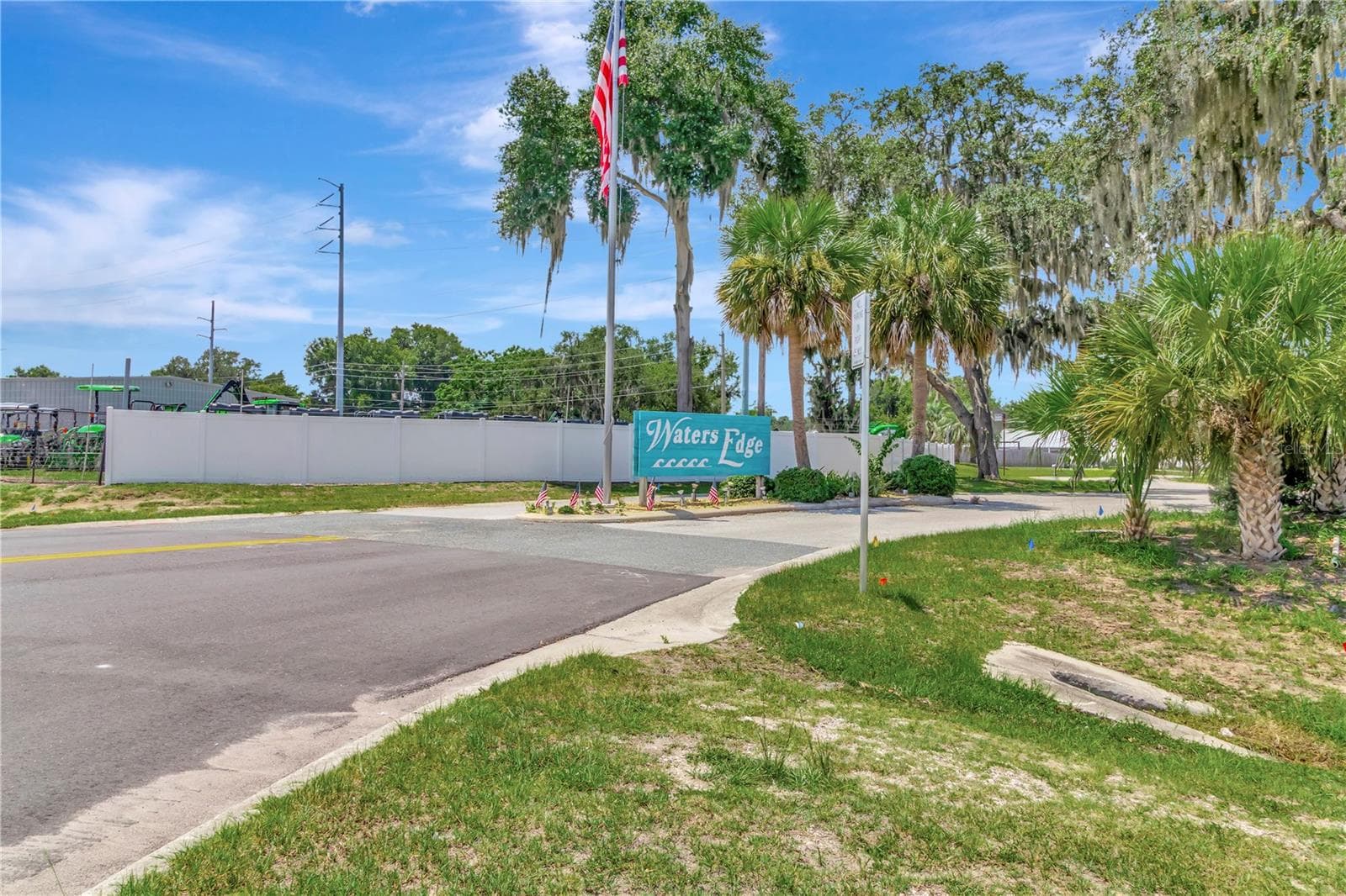 ENTRANCE TO COMMUNITY - 319 WATER SHORE DR, LEESBURG