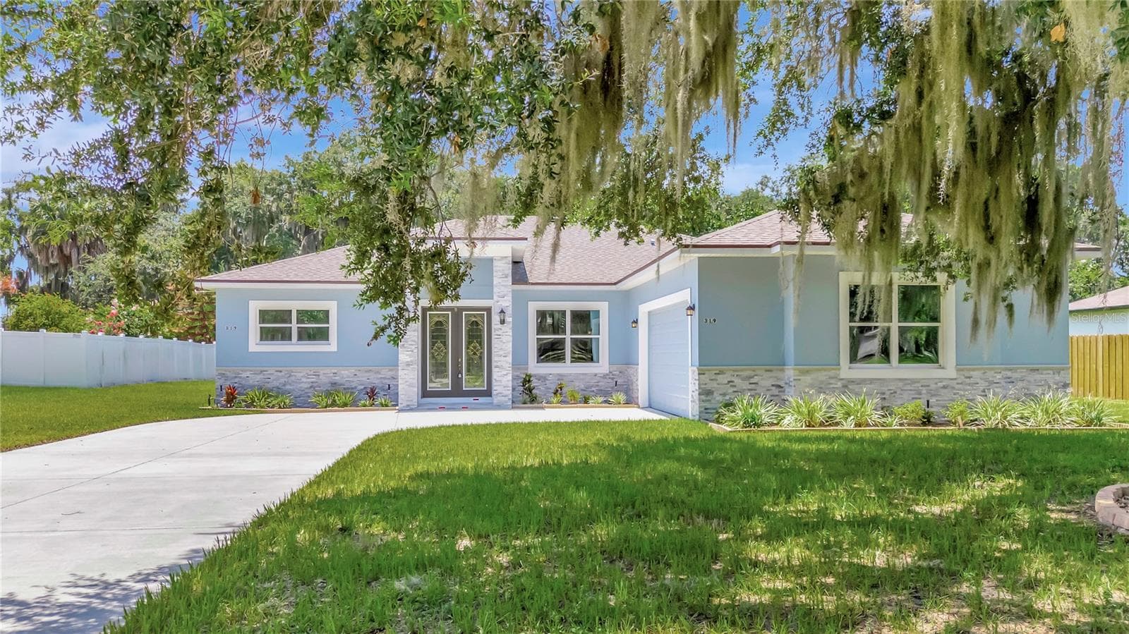 FRONTAGE - 319 WATER SHORE DR, LEESBURG