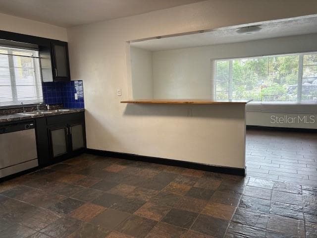 Triplex at 912 DRUID RD E, CLEARWATER, photo 13 of 30