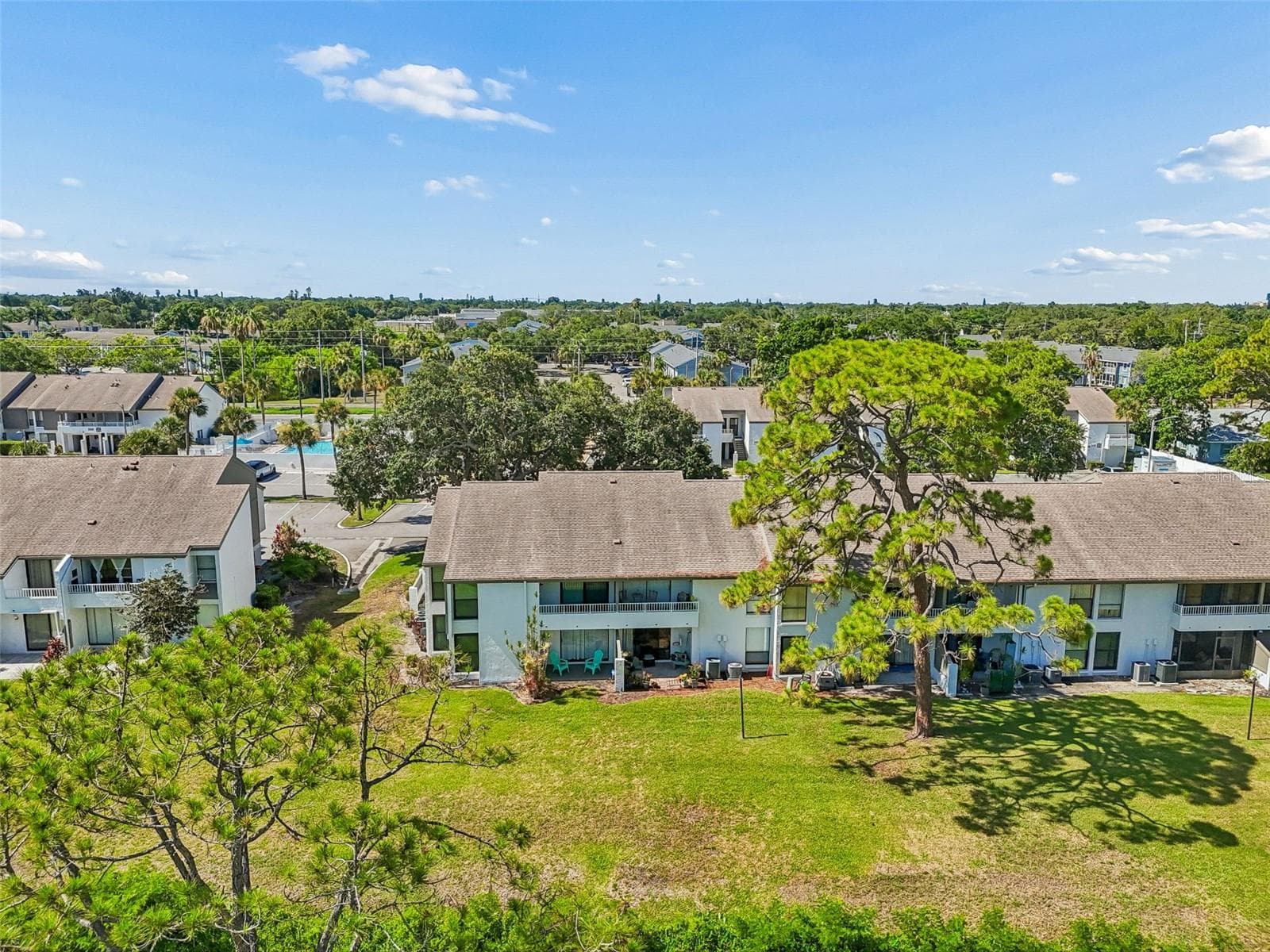 Condominium at 2117 LAKEWOOD CLUB DR S #7-N, ST PETERSBURG, photo 64 of 79