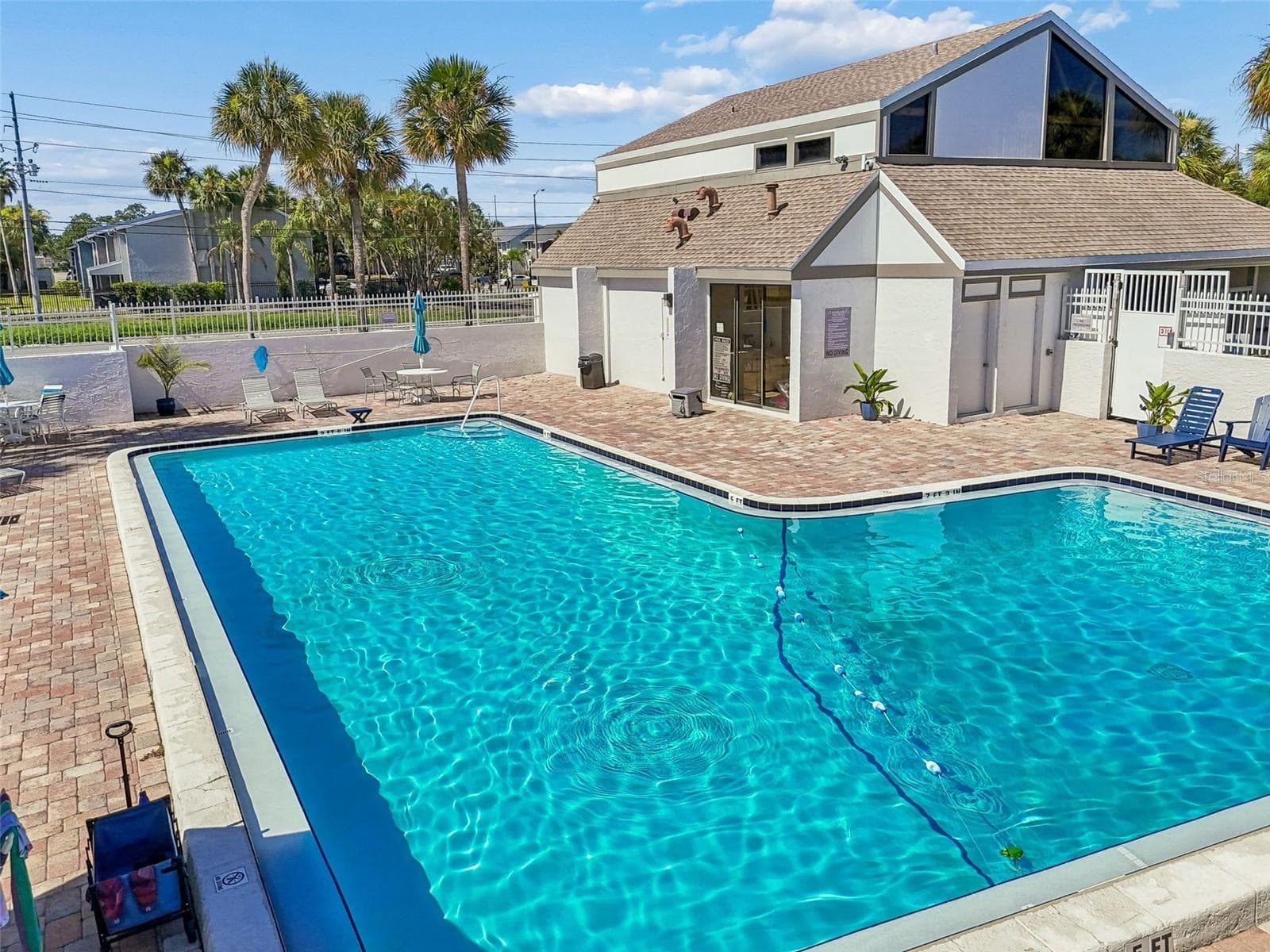 Condominium at 2117 LAKEWOOD CLUB DR S #7-N, ST PETERSBURG, photo 72 of 79