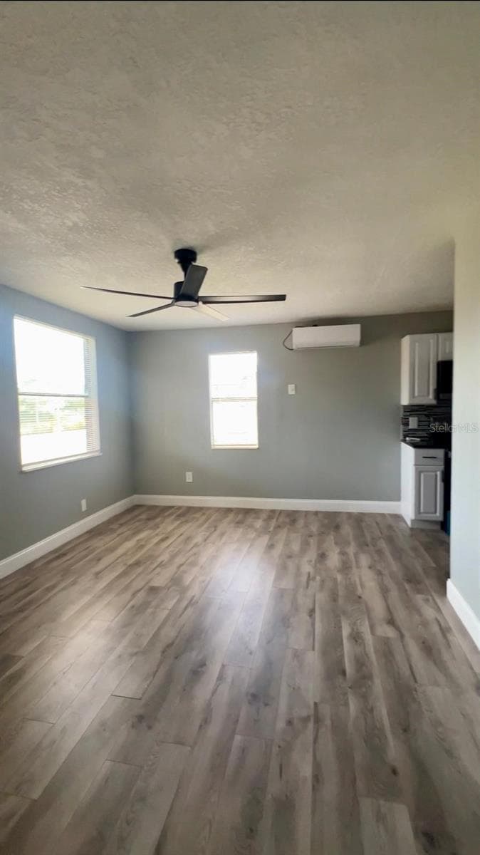 Single Family Residence at 708 MARTIN L KING JR AVE, LAKELAND, photo 4 of 9