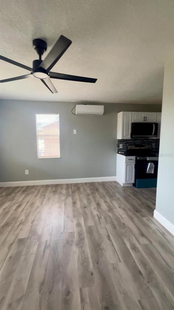 Single Family Residence at 708 MARTIN L KING JR AVE, LAKELAND, photo 5 of 9
