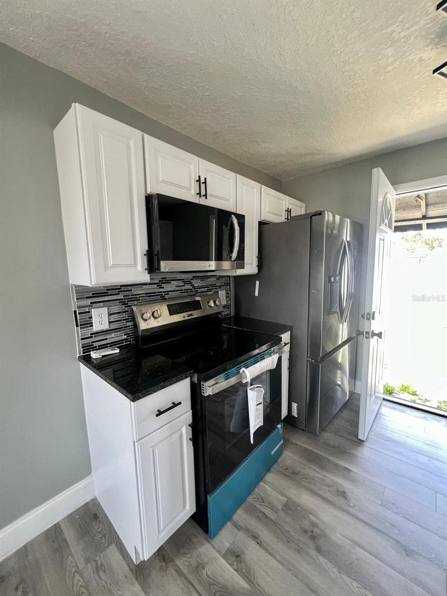 Single Family Residence at 708 MARTIN L KING JR AVE, LAKELAND, photo 6 of 9