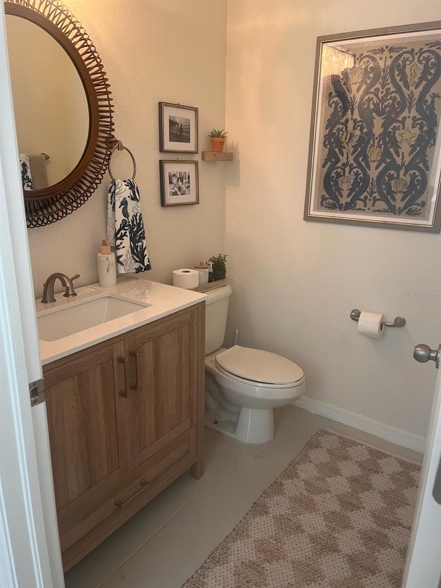 1/2 Bath Downstairs - 2623 HOLLY BLUFF CT, PLANT CITY