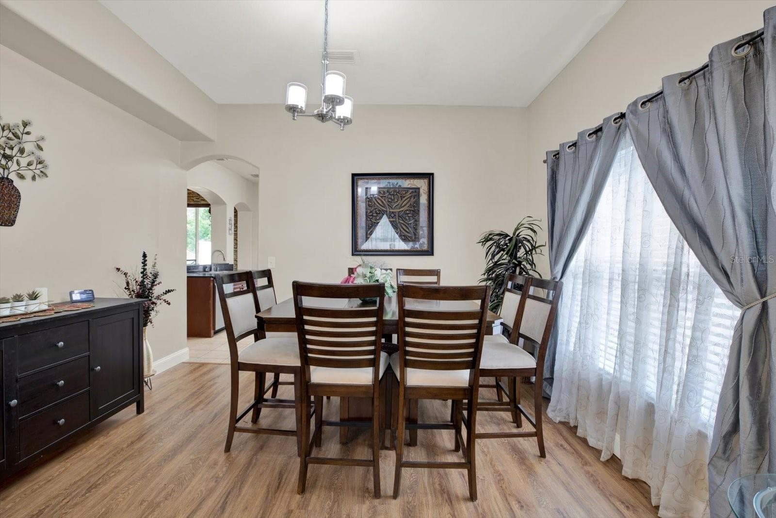 Single Family Residence at 31405 GLENDALOUGH WAY, WESLEY CHAPEL, photo 9 of 50
