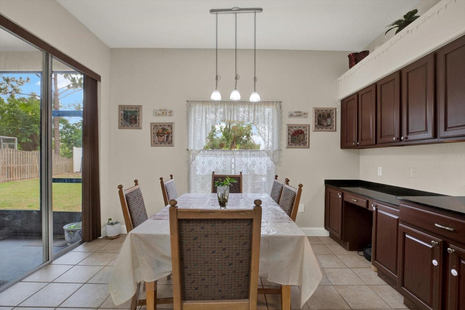 Single Family Residence at 31405 GLENDALOUGH WAY, WESLEY CHAPEL, photo 17 of 50