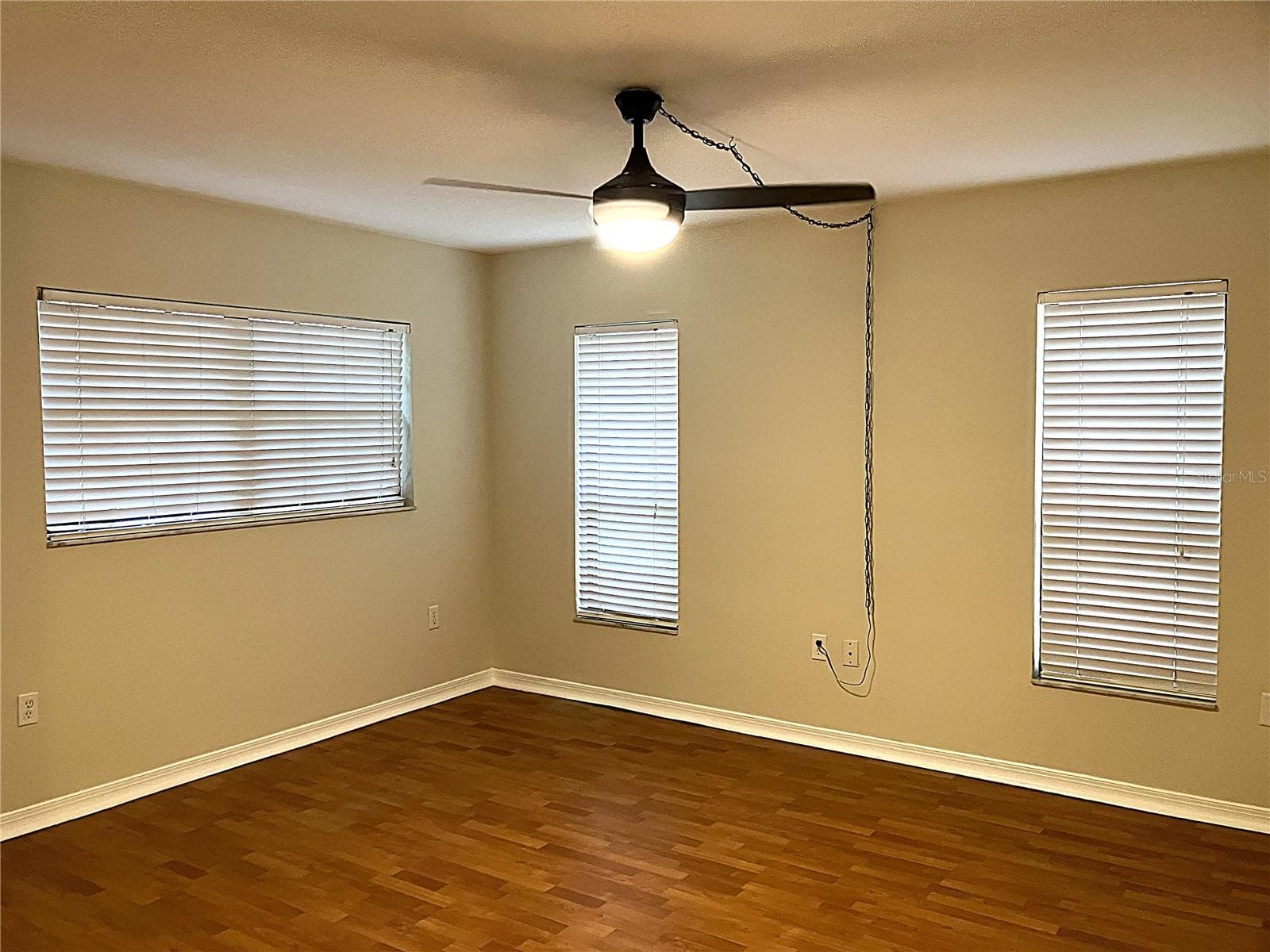 Living Room (new paint) - 956 5TH ST #9A, CLERMONT