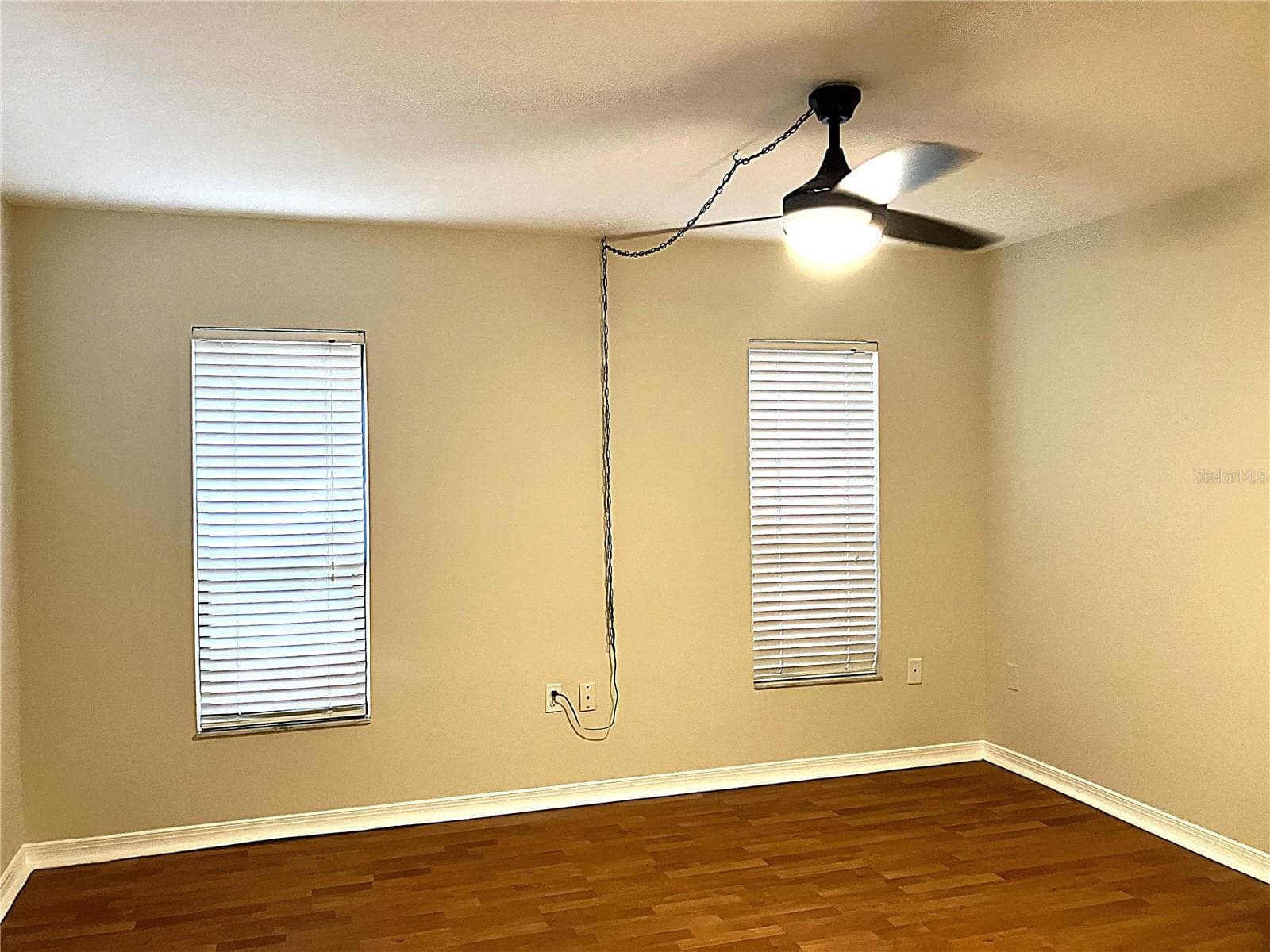 Living Room (new paint) - 956 5TH ST #9A, CLERMONT