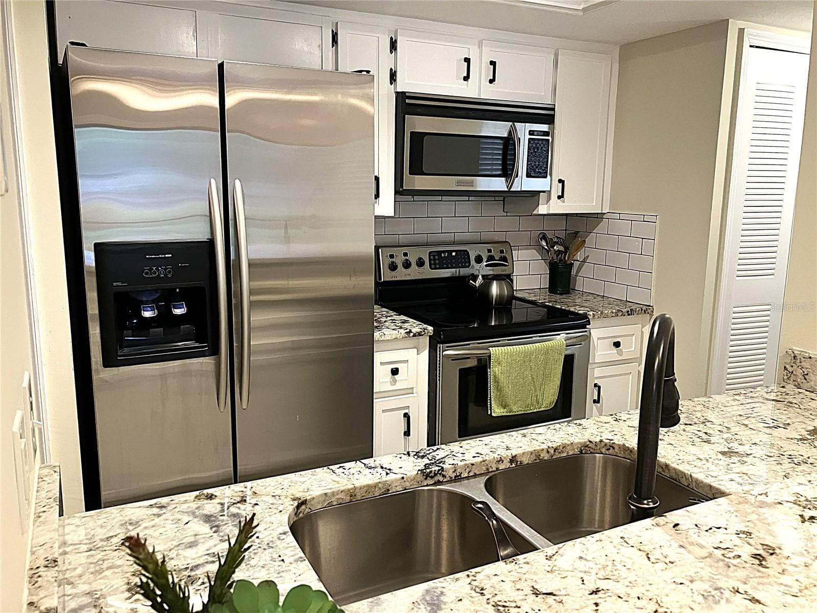 Kitchen w/Drop Down Double Sink - 956 5TH ST #9A, CLERMONT