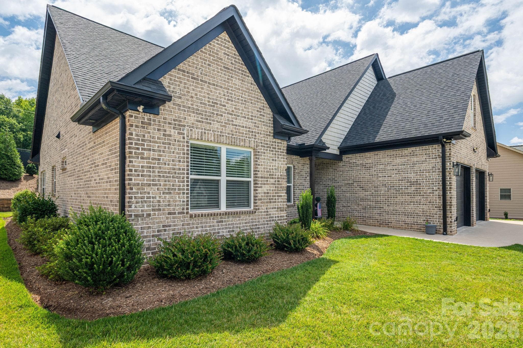 4282 Holly Circle NE