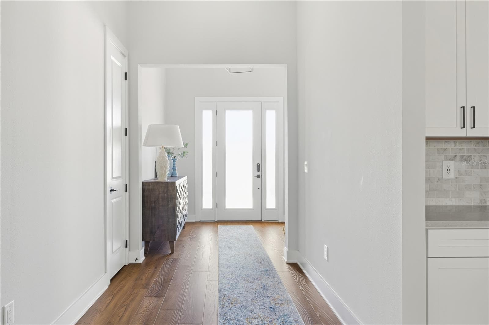 Entry - 17000 NOKOTA AVE, HUDSON