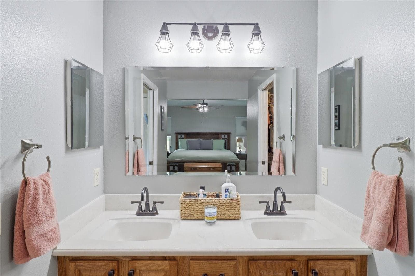 Primary Bath Sink - 15526 SW 11TH TERRACE RD, OCALA