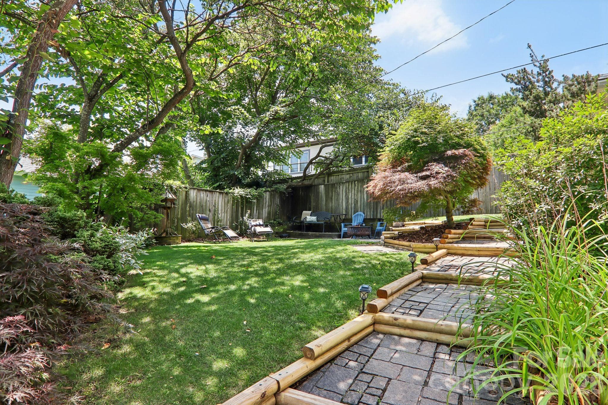 Cute and comfortable yard - 23 Tuskeegee Street, Asheville
