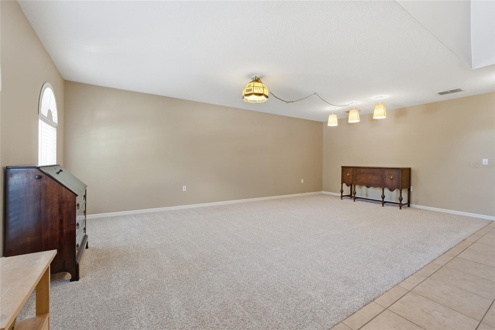 Front entrance into living/ great room - 516 CADIZ DR, GROVELAND