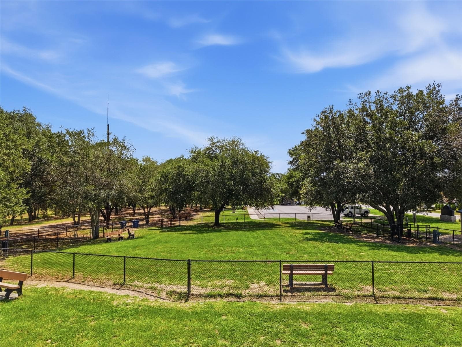 Community dog park - 516 CADIZ DR, GROVELAND