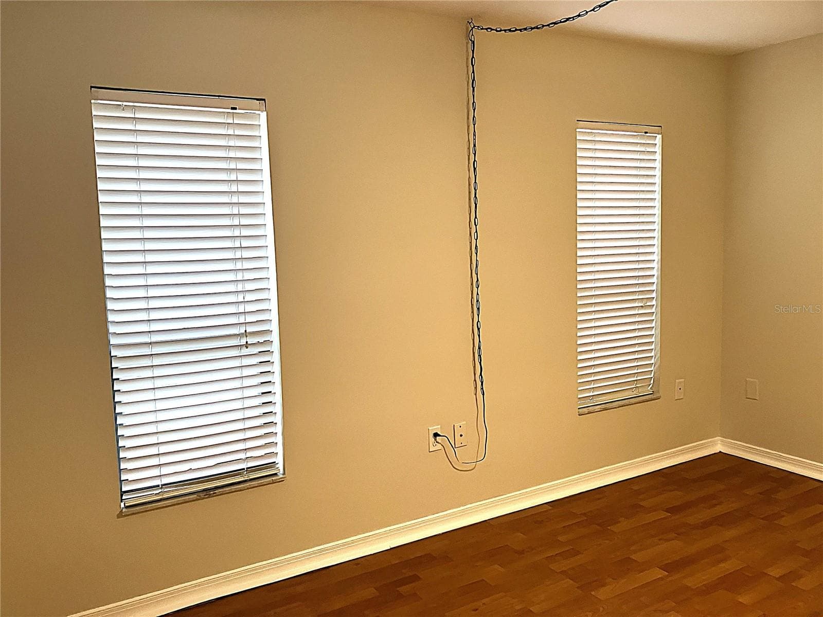 Living Room (new paint) - 956 5TH ST #9A, CLERMONT