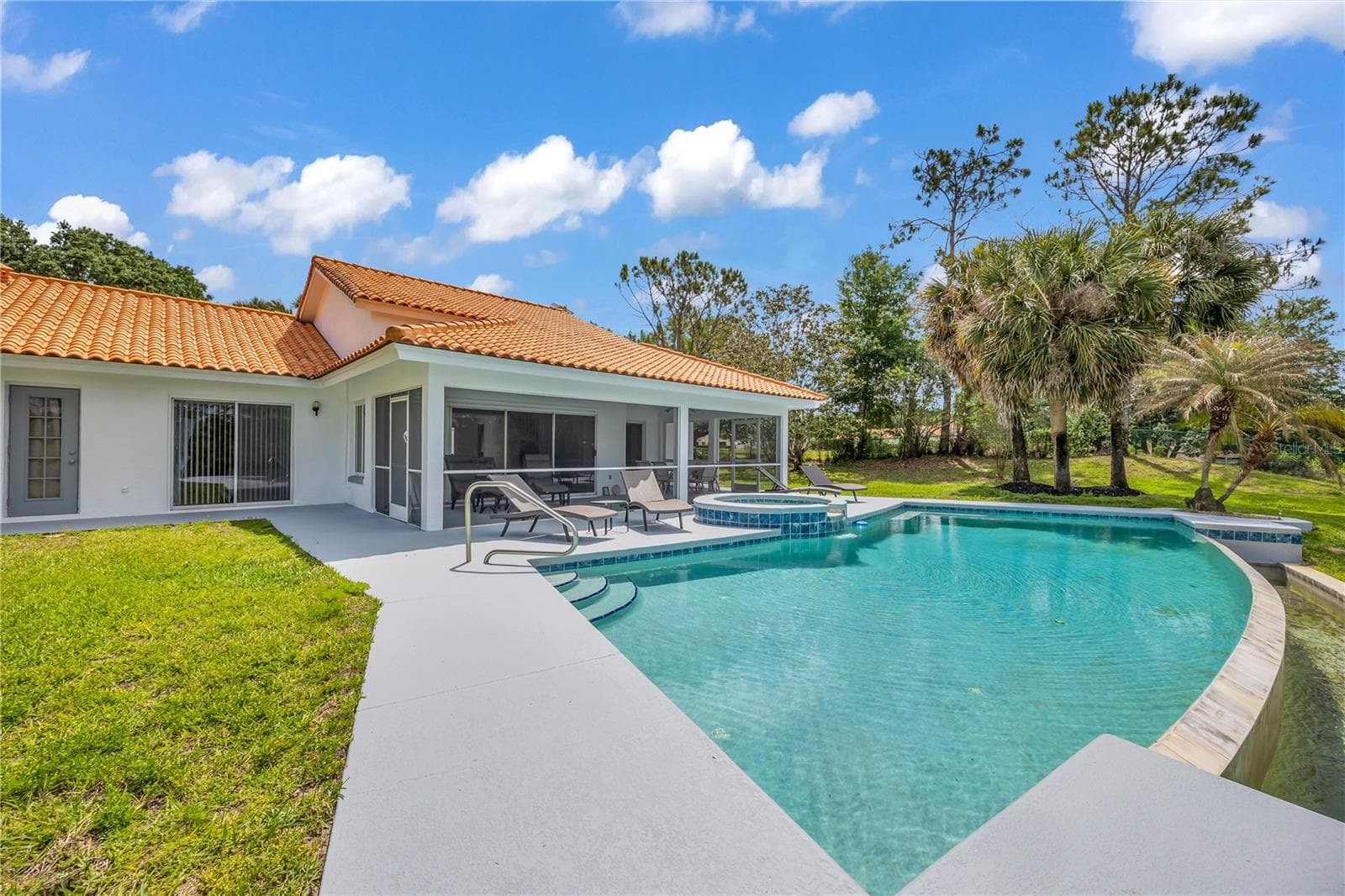 Single Family Residence at 12853 BELLERIVE DR, CLERMONT, photo 8 of 47