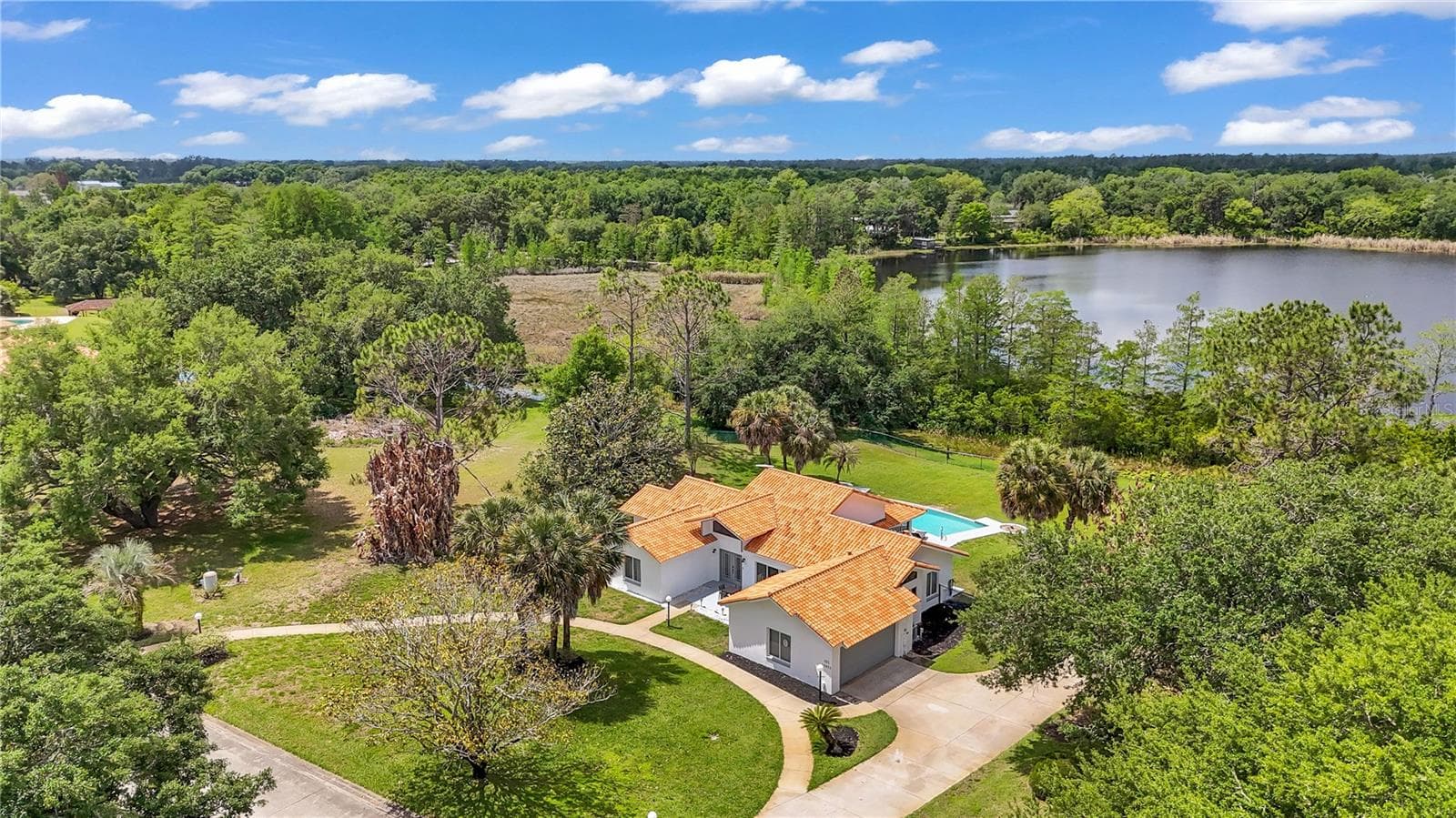 Single Family Residence at 12853 BELLERIVE DR, CLERMONT, photo 17 of 47