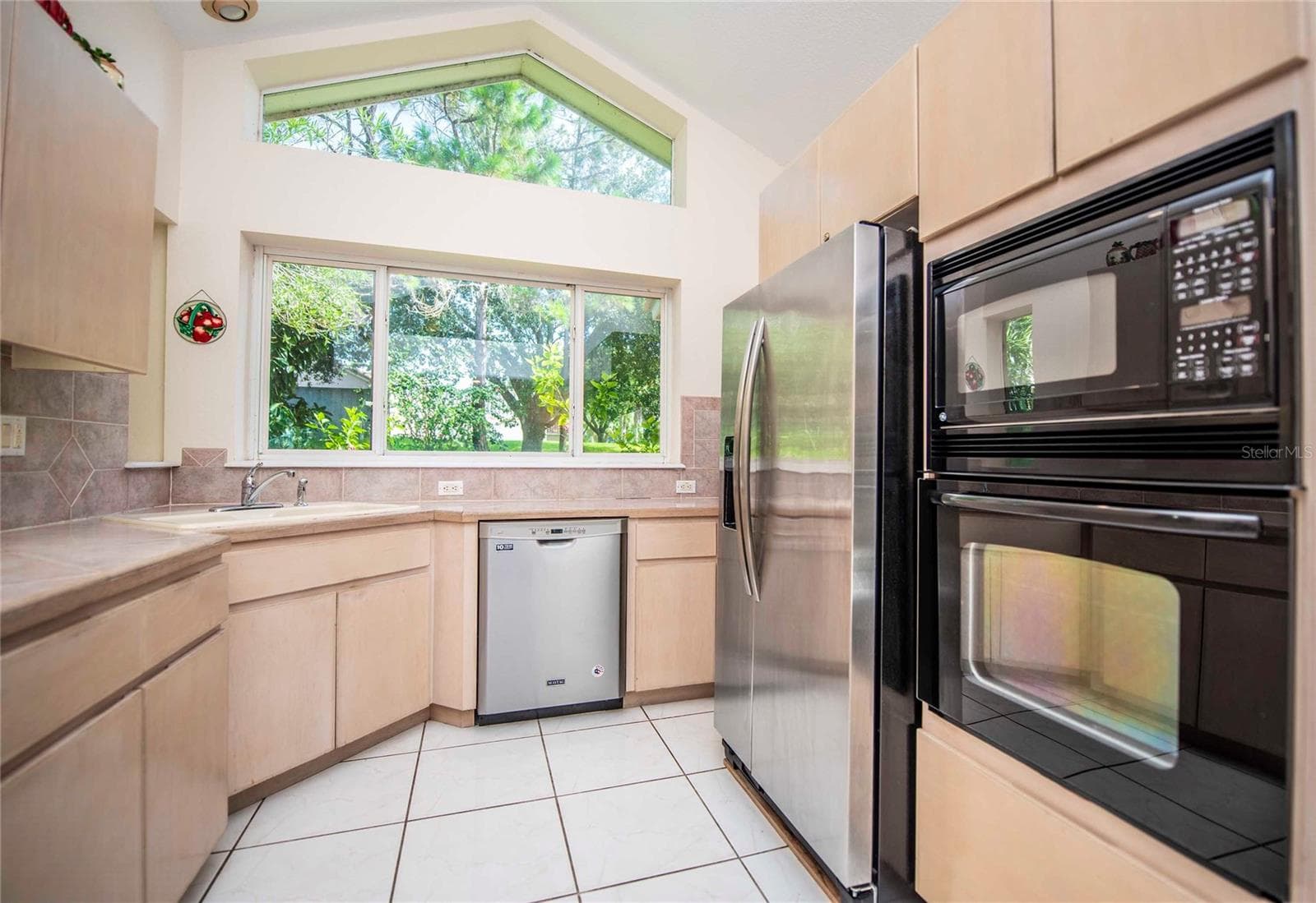 kitchen - 12853 BELLERIVE DR, CLERMONT