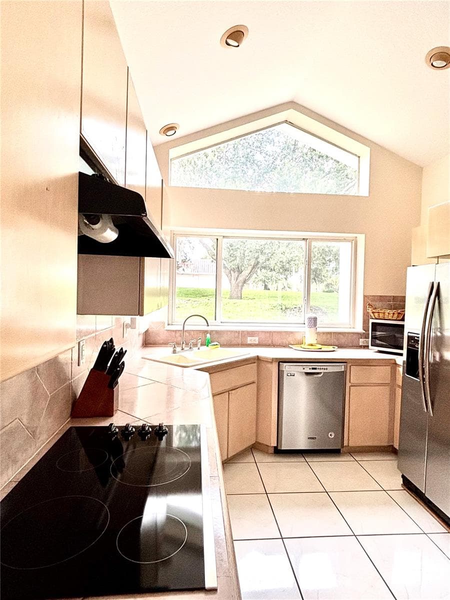 kitchen - 12853 BELLERIVE DR, CLERMONT