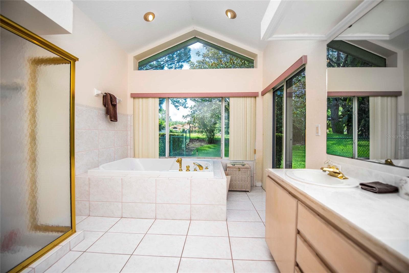 Primary bathroom - 12853 BELLERIVE DR, CLERMONT