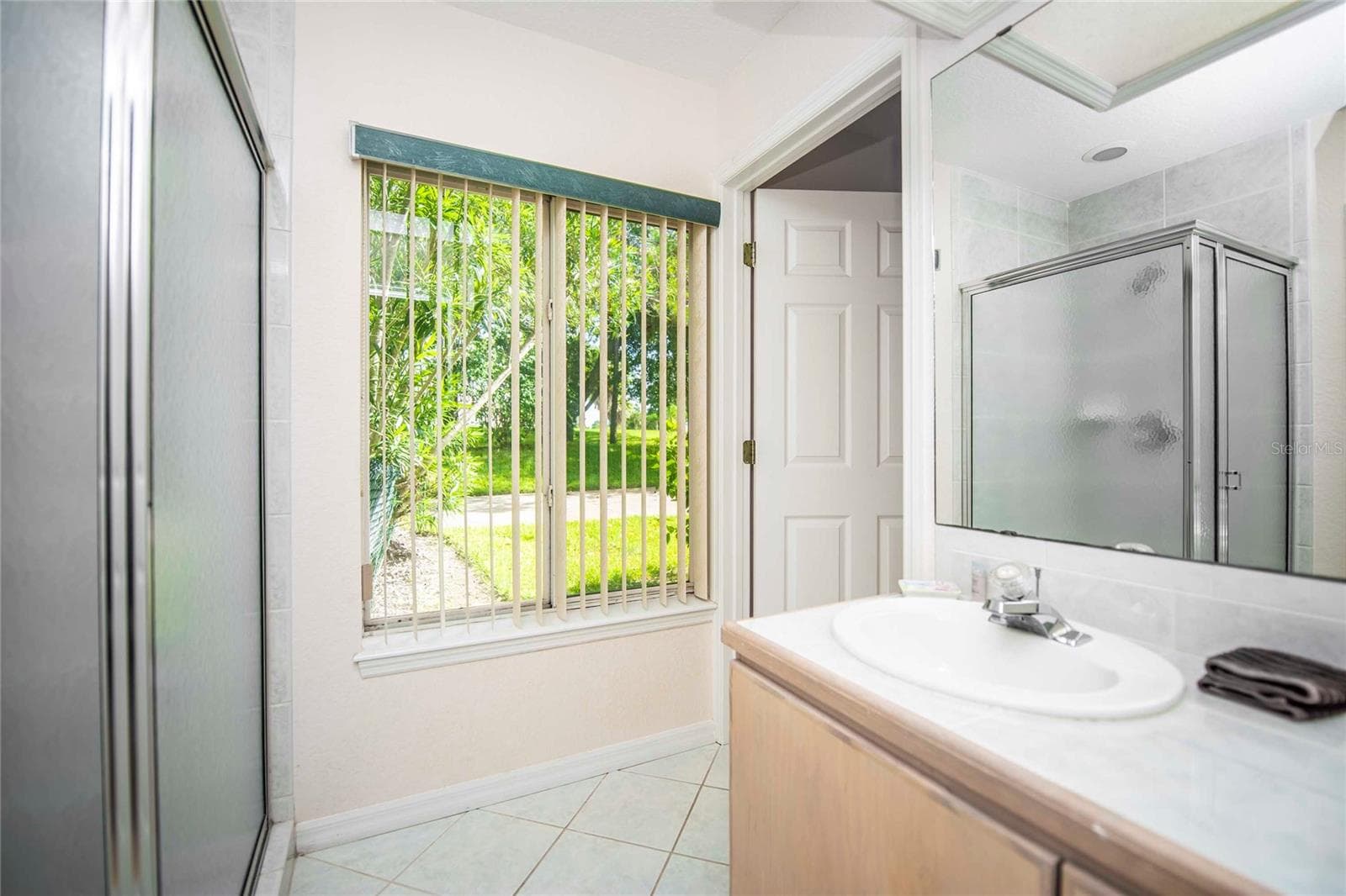 bathroom 2 - 12853 BELLERIVE DR, CLERMONT