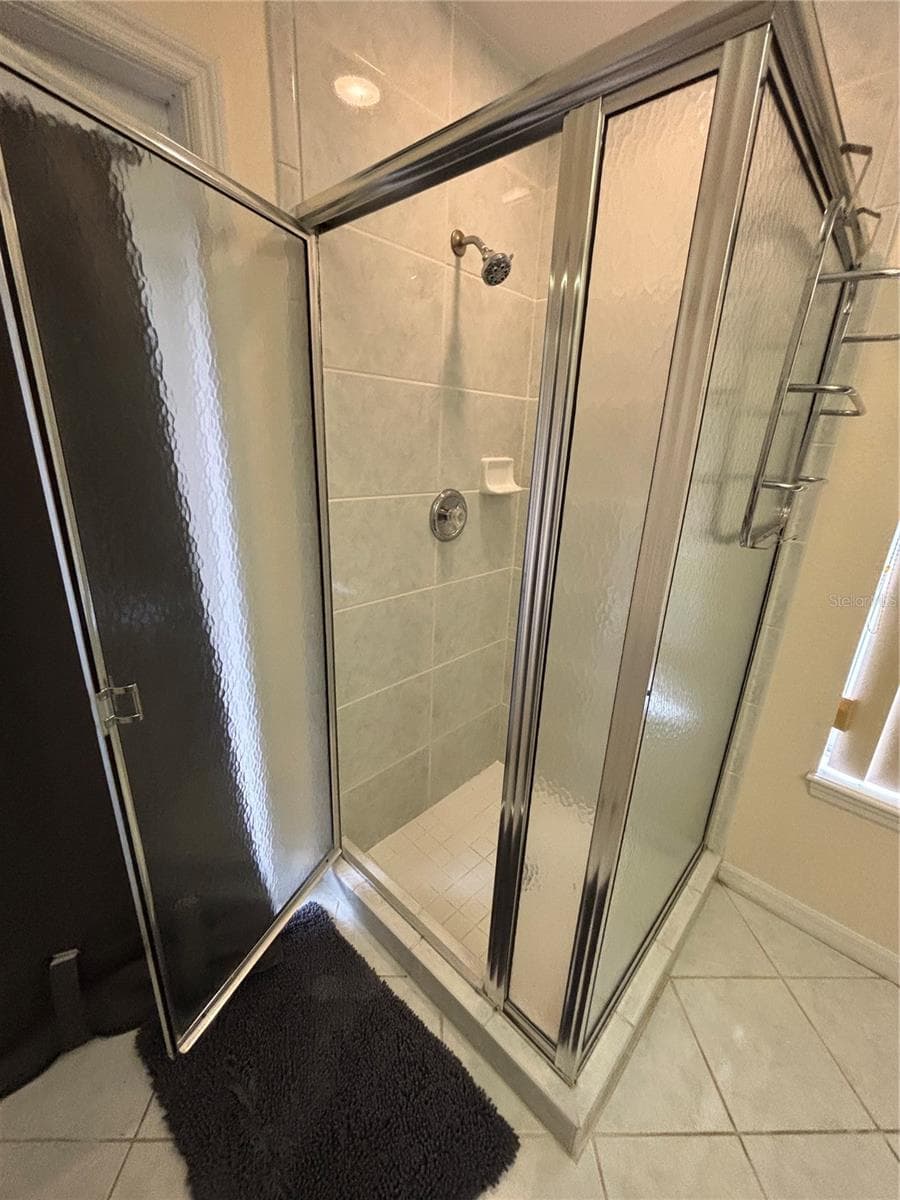 bathroom 2 - 12853 BELLERIVE DR, CLERMONT