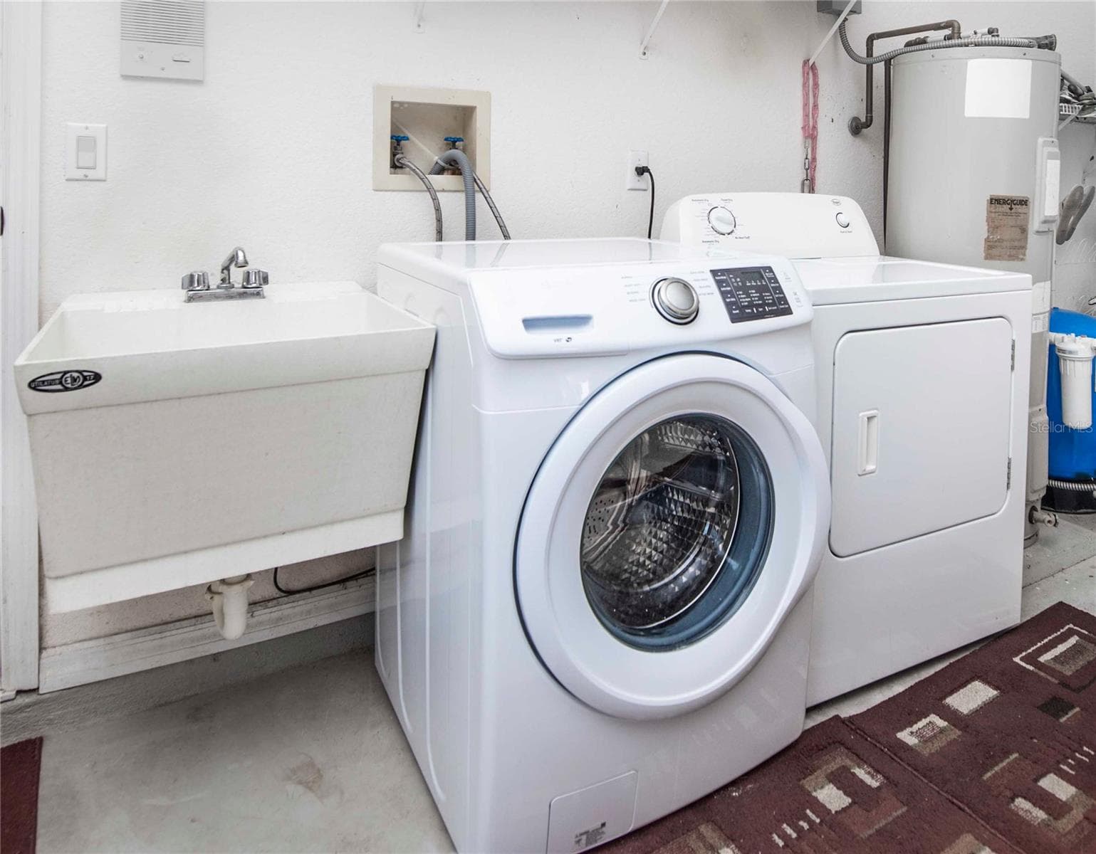 laundry - 12853 BELLERIVE DR, CLERMONT