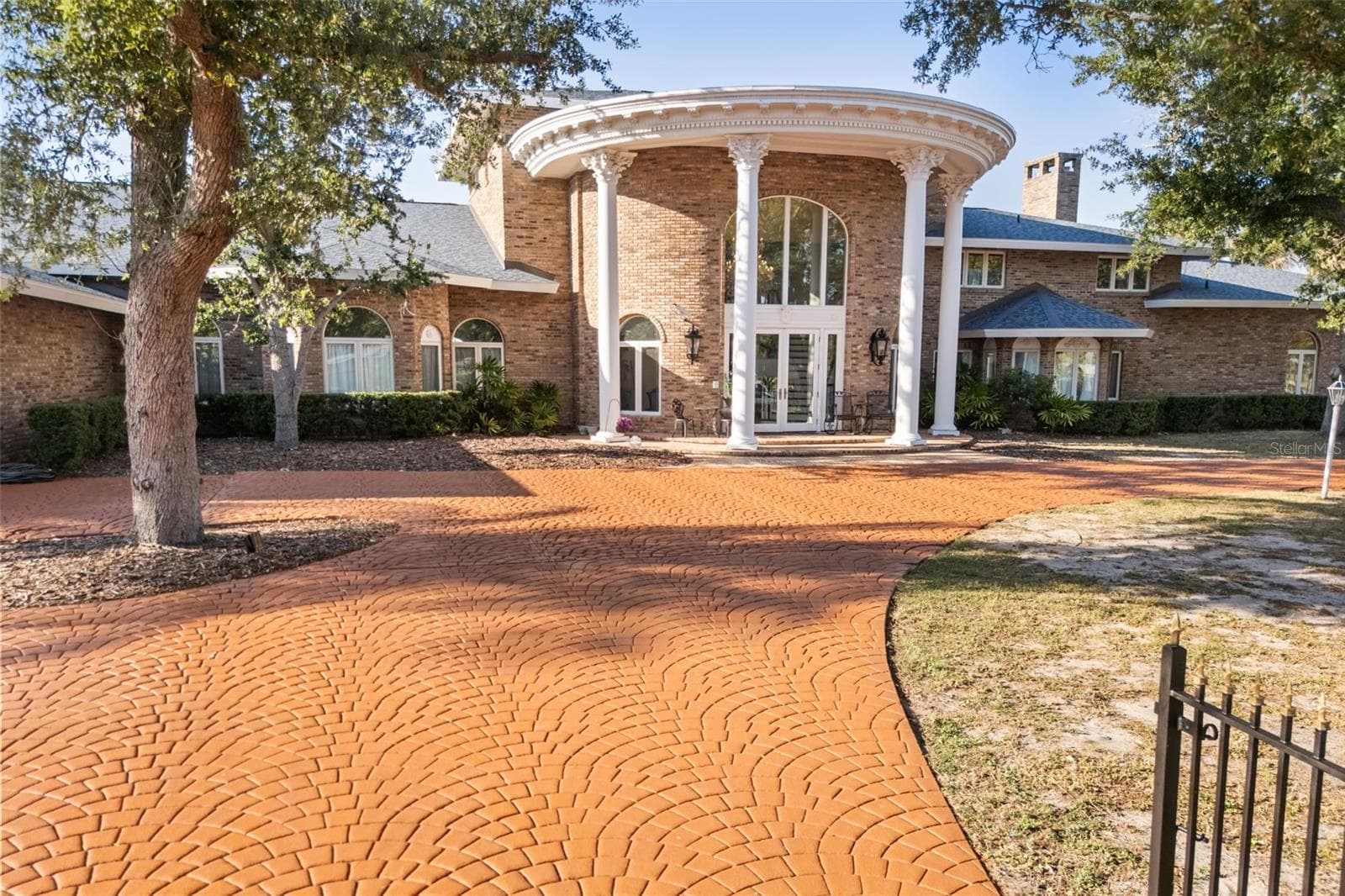 Entering the Grand Estate from the westerly entrances. - 6118 RIVERVIEW BLVD, BRADENTON