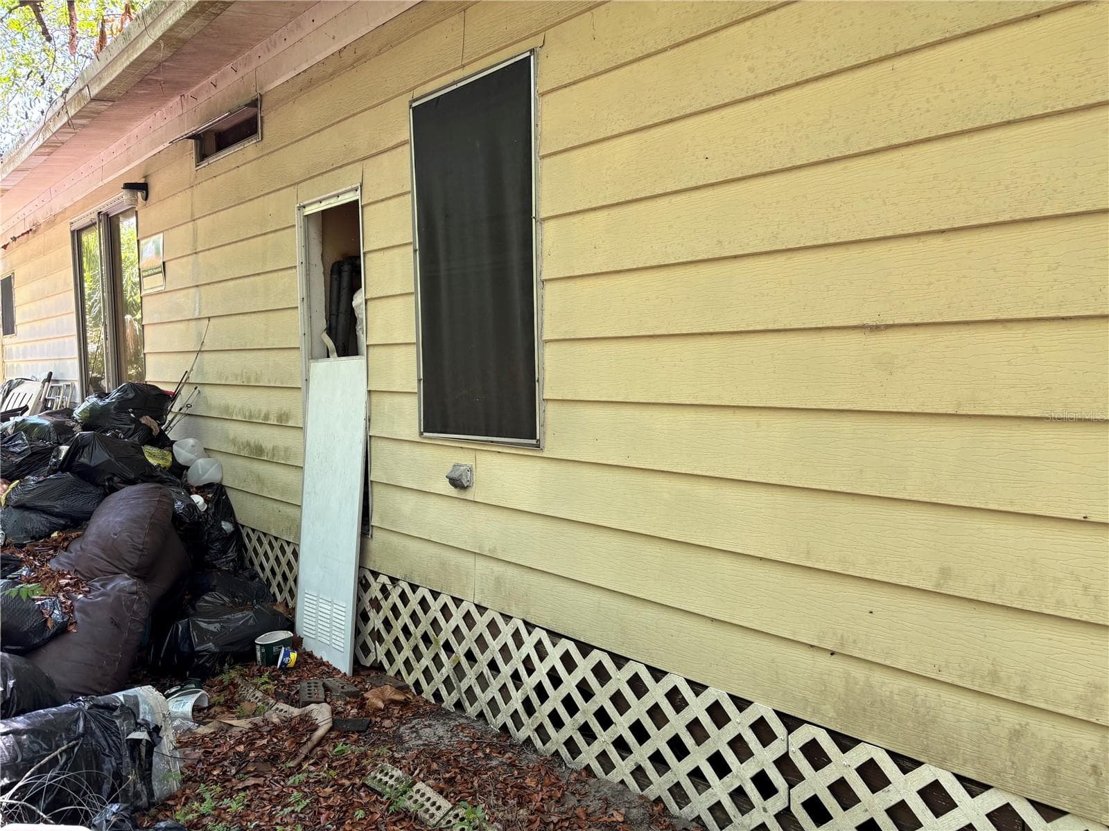 Manufactured Home at 12506 WALTON AVE, NEW PORT RICHEY, photo 10 of 25