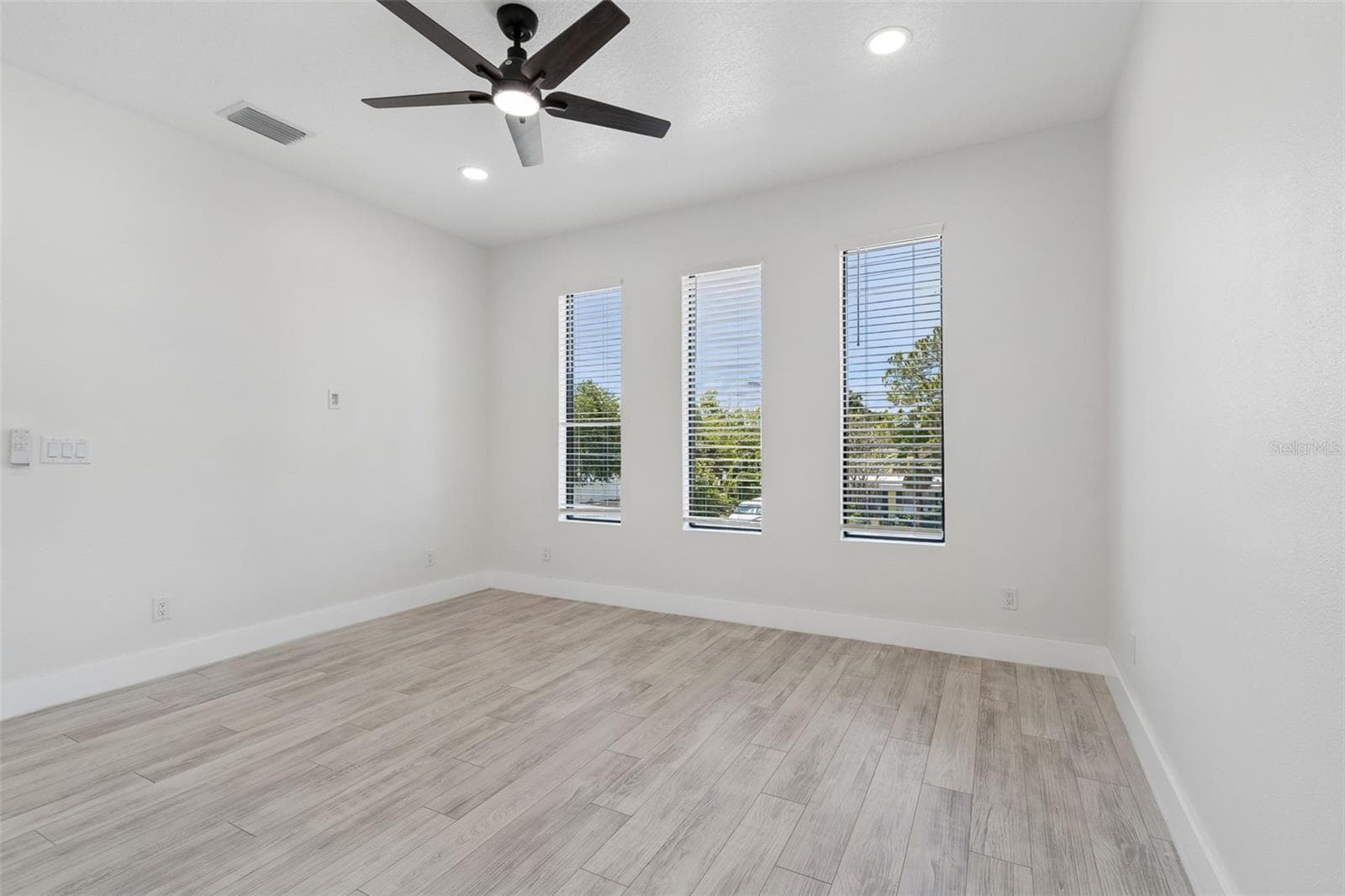 Single Family Residence at 4101 W MANGO AVE, TAMPA, photo 61 of 83