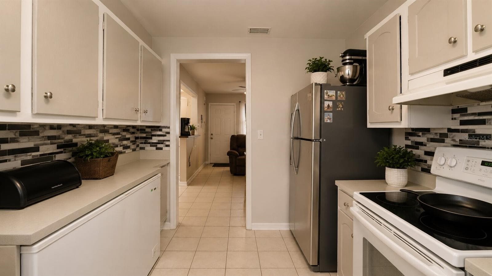 Photos have been edited to remove clutter - 3319 AVENUE U NW, WINTER HAVEN