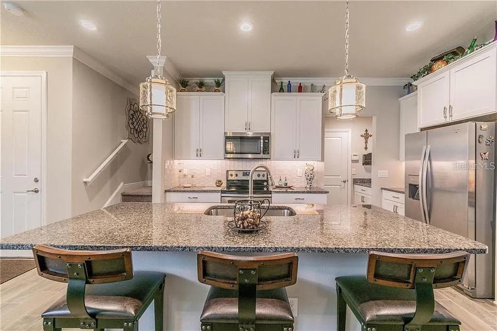 Townhouse at 18814 CORNUTA ST, LUTZ, photo 6 of 51