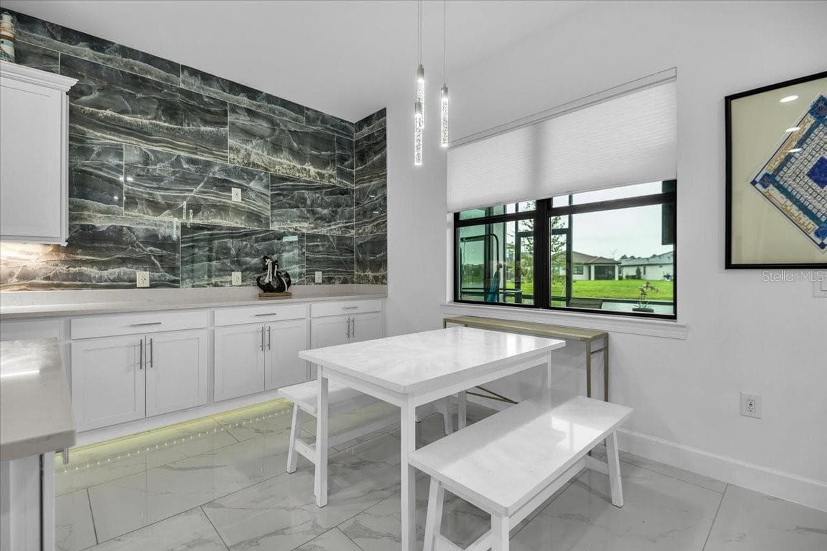 Single Family Residence at 5609 CLEARWATER CT, LAKEWOOD RANCH, photo 16 of 81