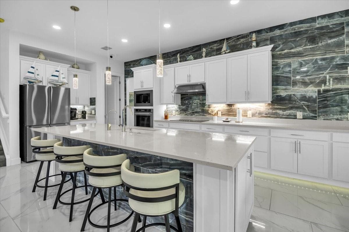Single Family Residence at 5609 CLEARWATER CT, LAKEWOOD RANCH, photo 19 of 81