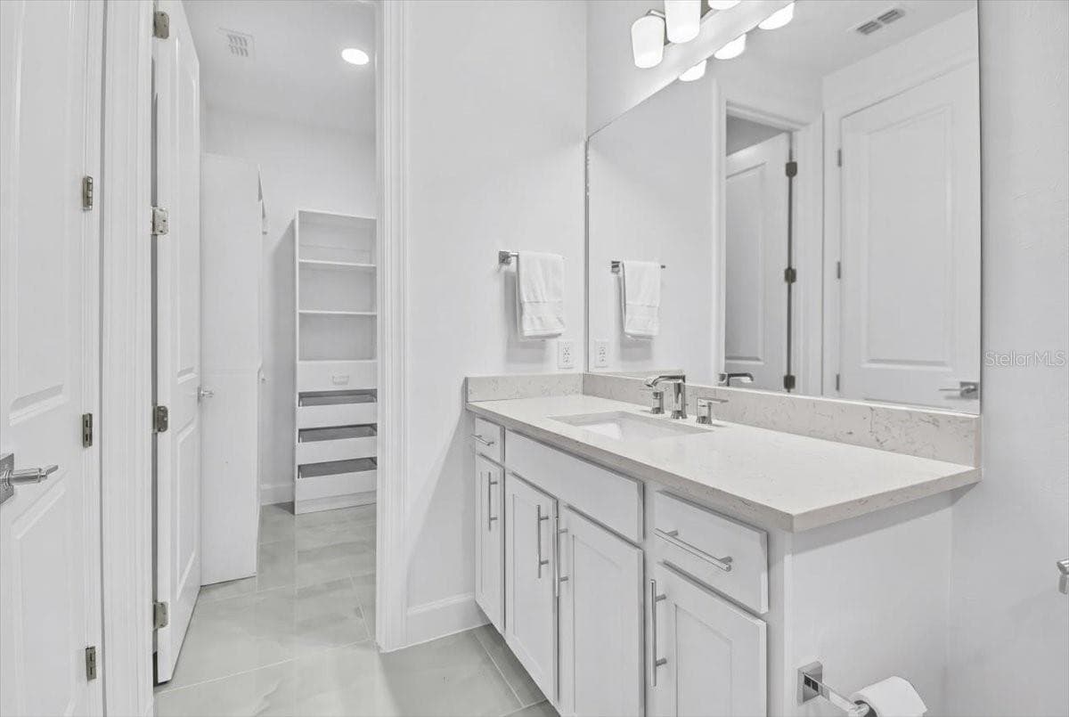 Single Family Residence at 5609 CLEARWATER CT, LAKEWOOD RANCH, photo 60 of 81