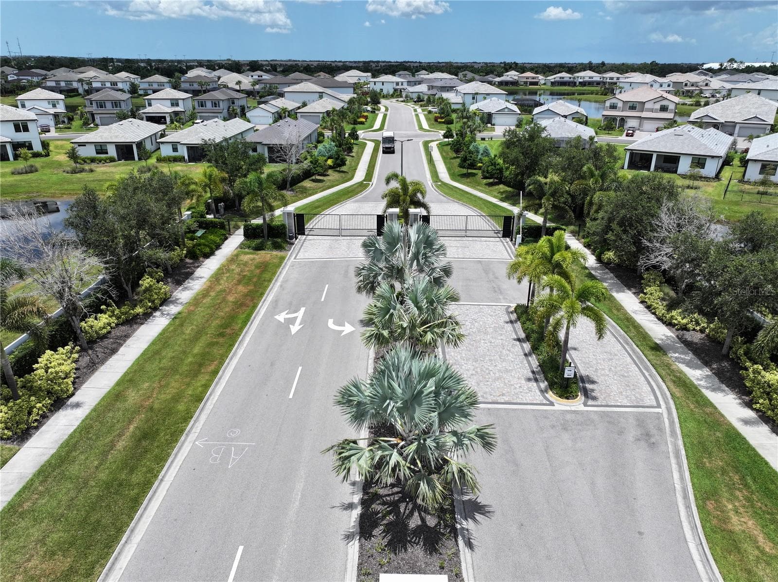 Single Family Residence at 5609 CLEARWATER CT, LAKEWOOD RANCH, photo 80 of 81