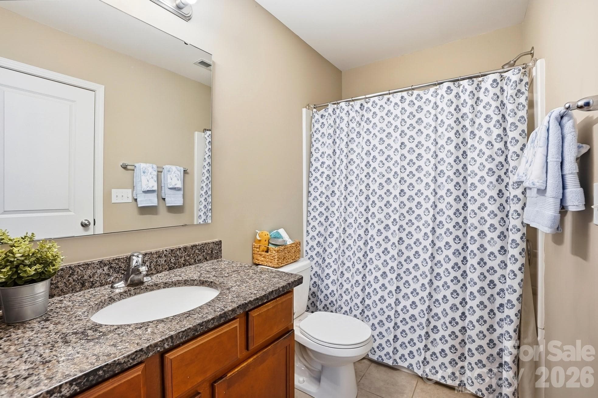 Secondary bedrooms connected by a Jack and Jill bath. - 11608 Galashiels Drive, Huntersville