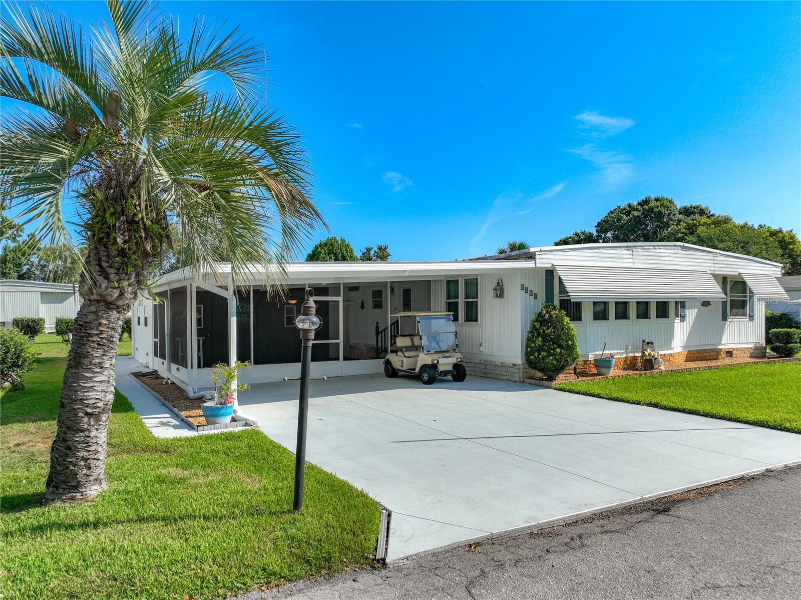1925 BROOKSIDE DR