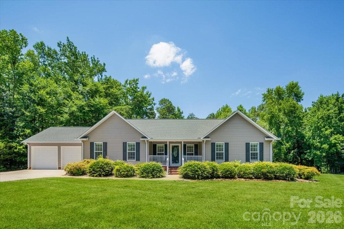 Single Family Residence at York, photo 2 of 44