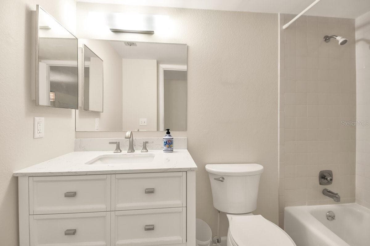 Guest Bath - 2753 ORCHID OAKS DR #104, SARASOTA