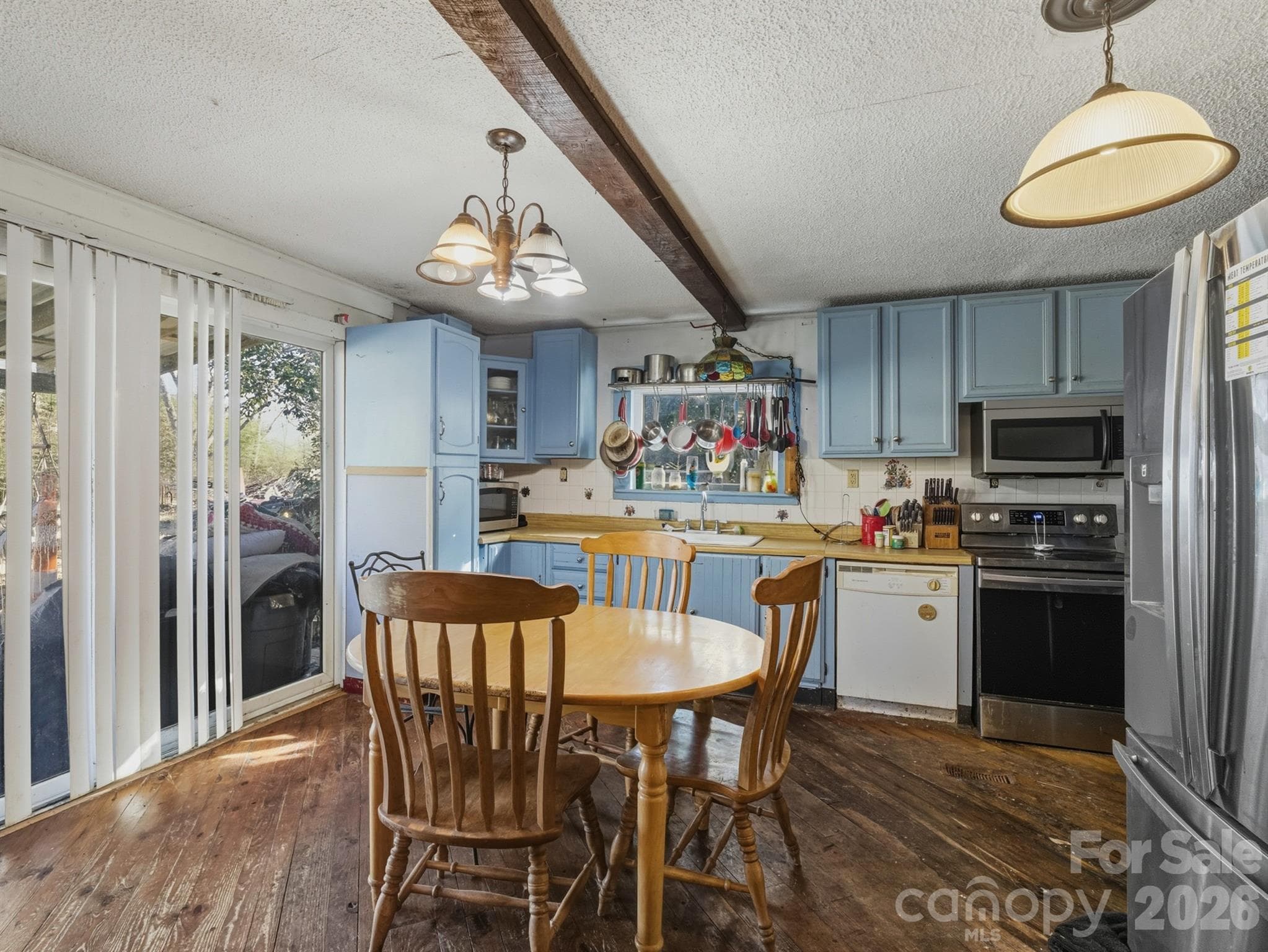 Single Family Residence at 3030 Shannon Street, Sharon, photo 8 of 23