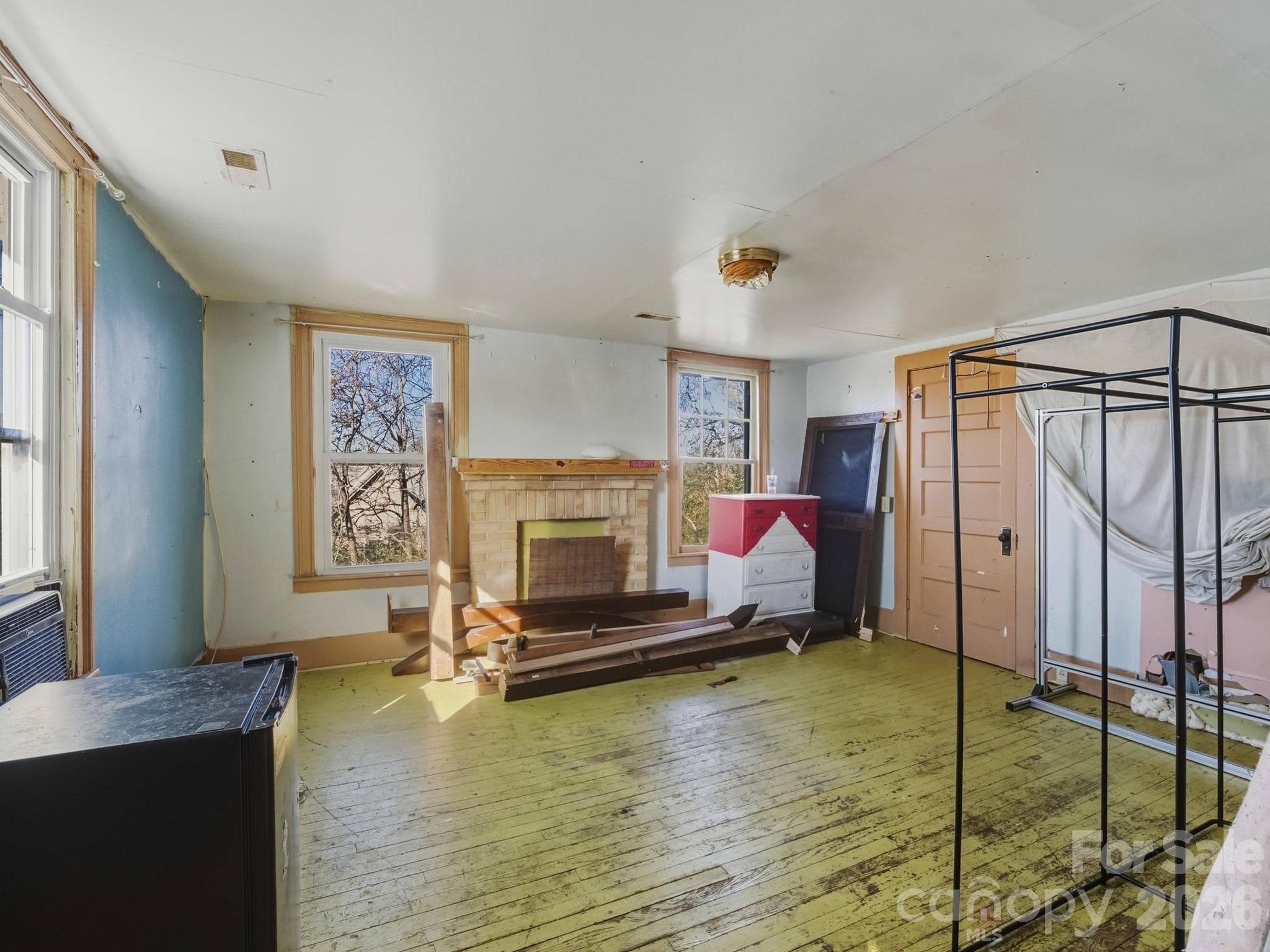 Single Family Residence at 3030 Shannon Street, Sharon, photo 15 of 23